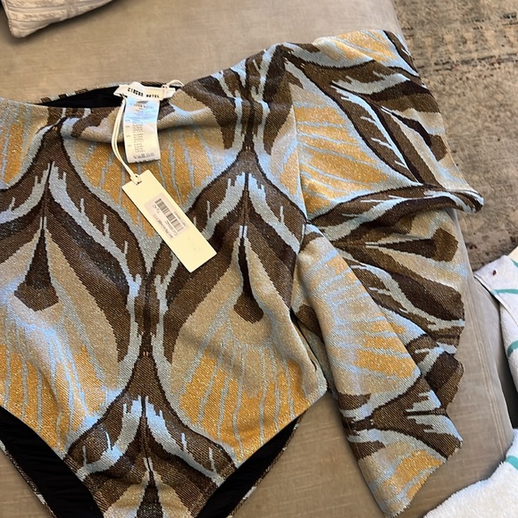NWT Circus Hotel swimsuit. One shoulder. Never worn. Size 6 (42) - Picture 4 of 5